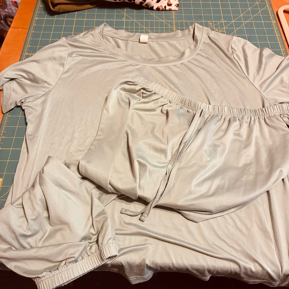 Good American Light Sage Short Sleeve Lounge Top & Jogger Set